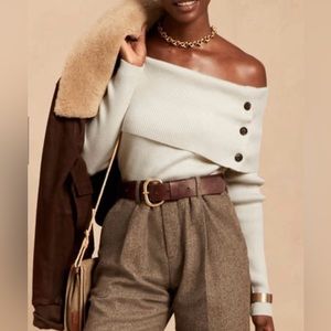 NWT Banana Republic off the shoulder sweater top. Black. Size Medium.